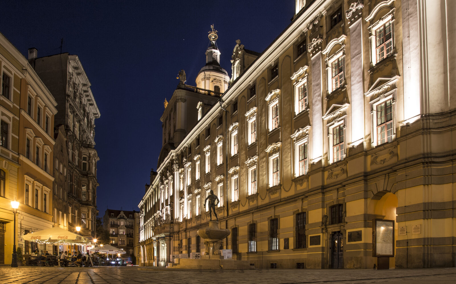budynek główny uniwersytetu wrocławskiego